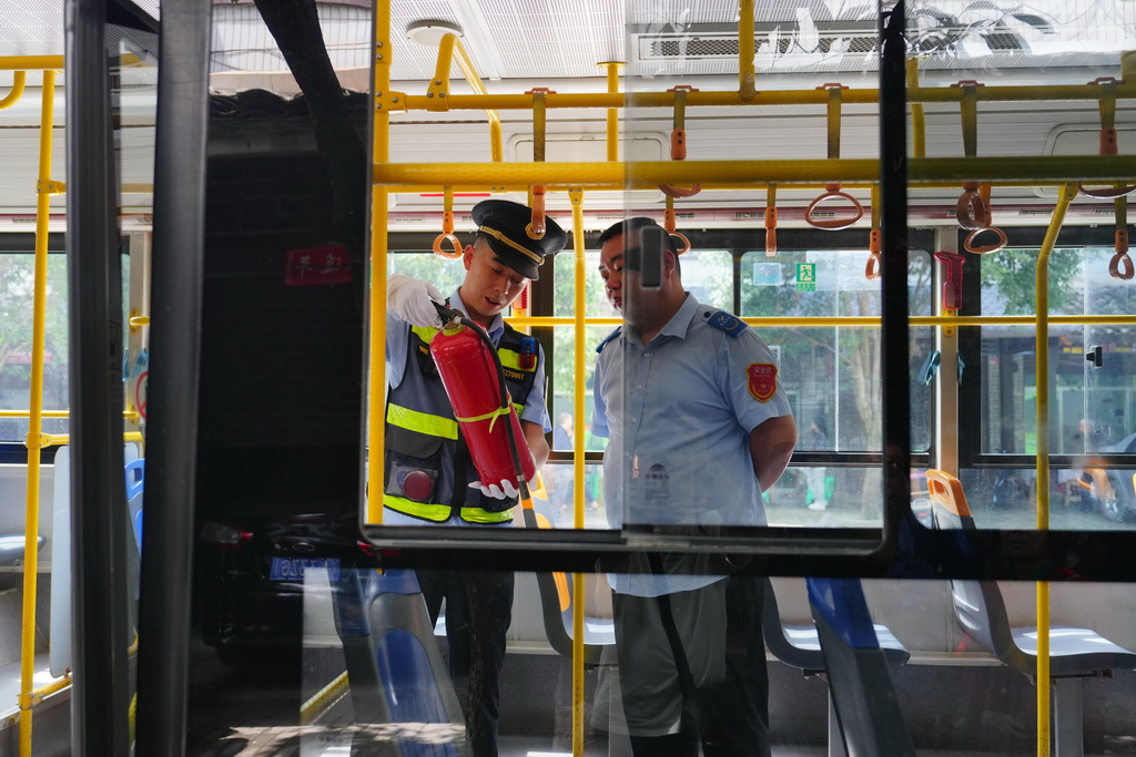 堅守崗位的勞動者