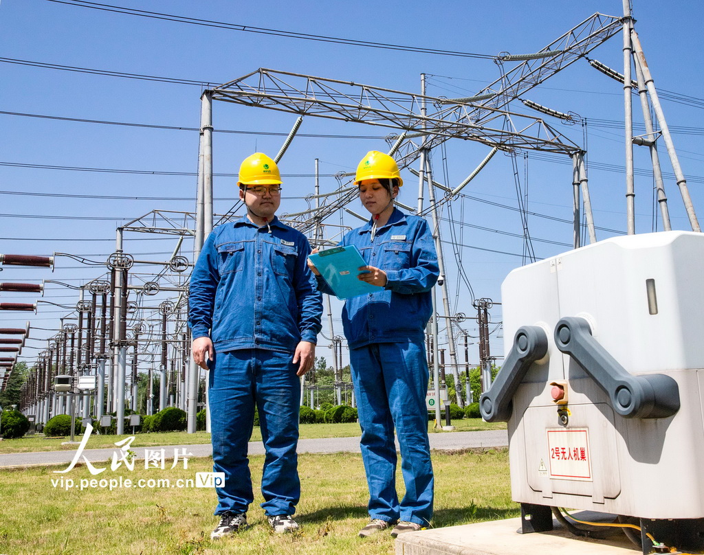 安徽蕪湖：電力巡檢保障假期供電【2】