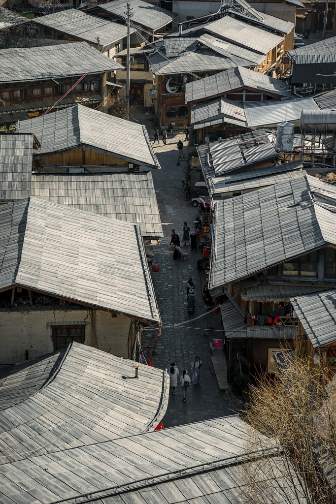 這是云南省迪慶州香格里拉市獨克宗古城一景（2023年3月8日攝）。