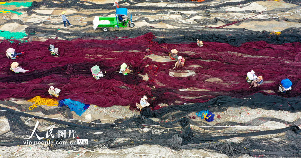 浙江溫嶺：休漁期 修補漁網