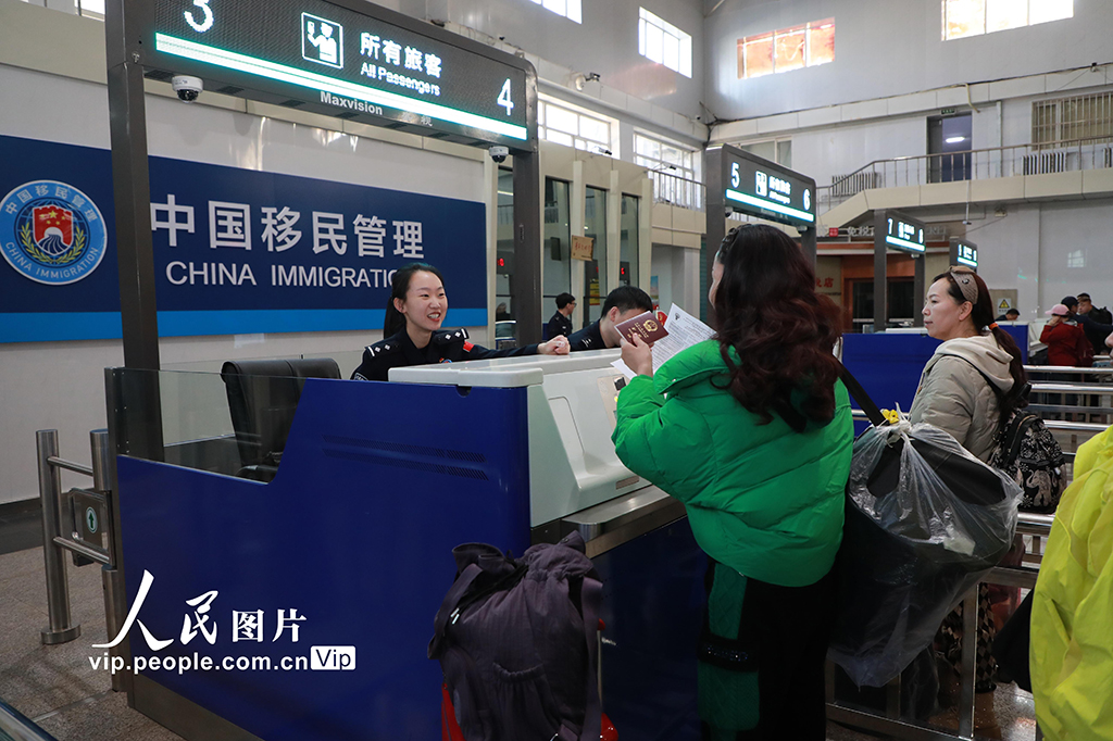 黑龍江黑河：中俄界江開通明水期國際客輪運輸【3】