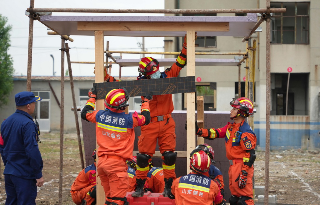 山東舉行地震災害救援跨區域實戰拉動演練