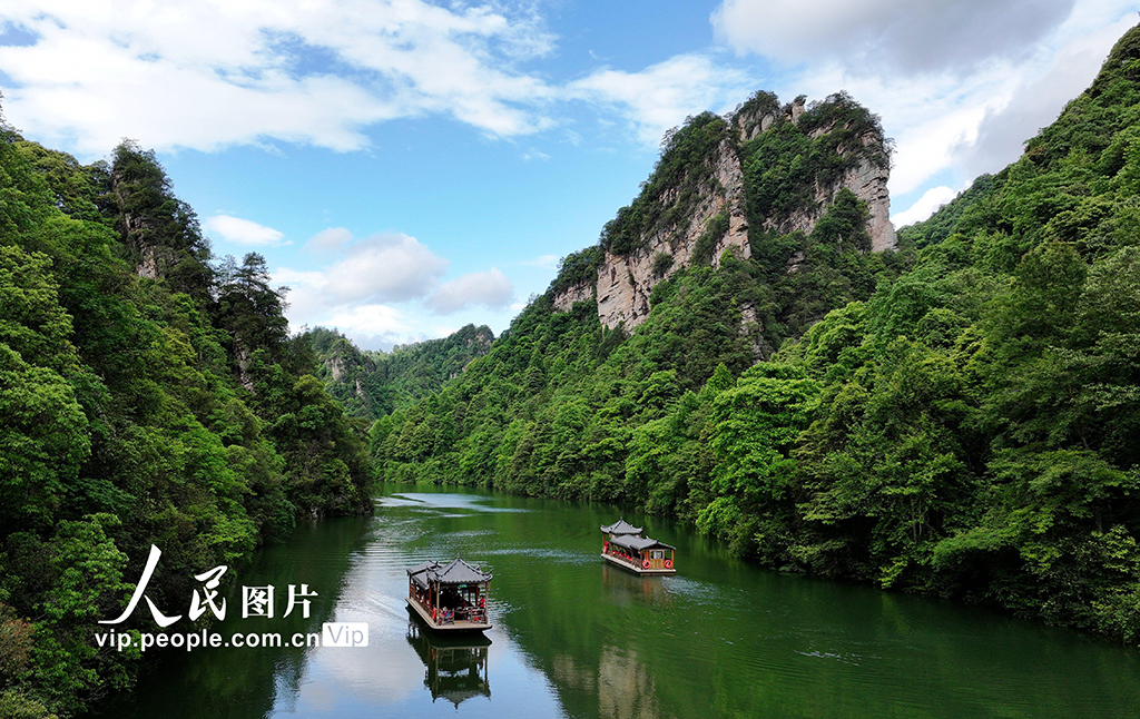 湖南張家界：樂游寶峰湖