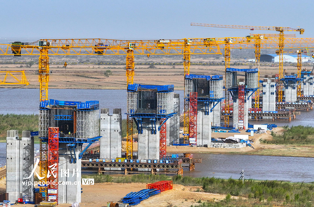 內蒙古巴彥淖爾:磴口黃河大橋建設正酣【4】