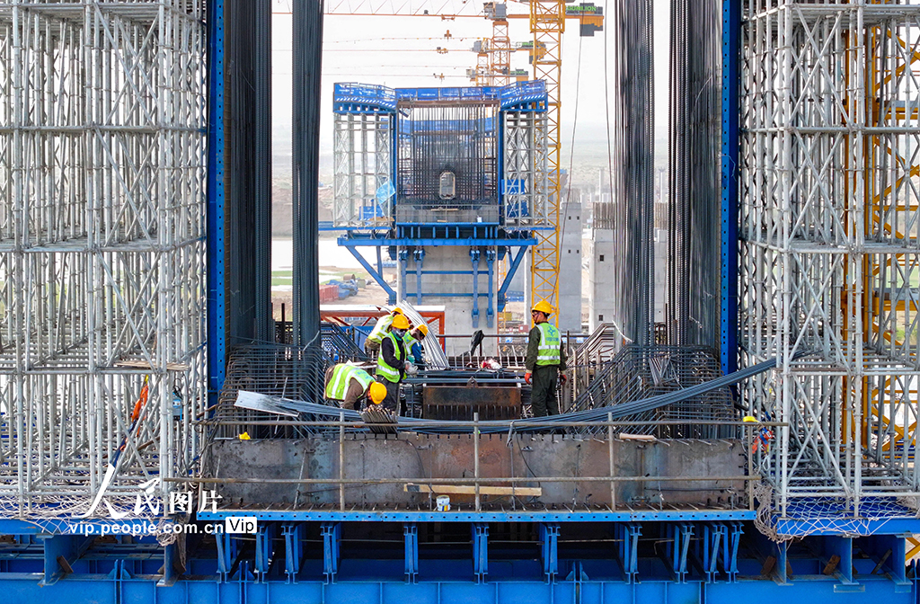 內蒙古巴彥淖爾:磴口黃河大橋建設正酣【6】