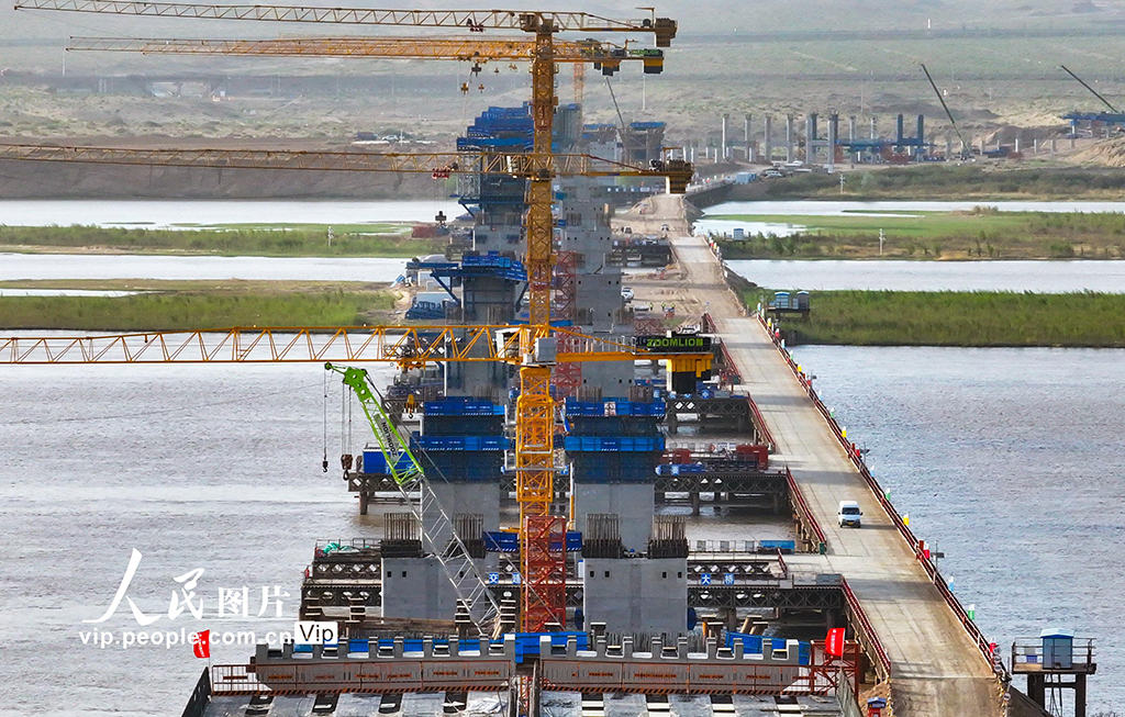 內蒙古巴彥淖爾:磴口黃河大橋建設正酣【2】