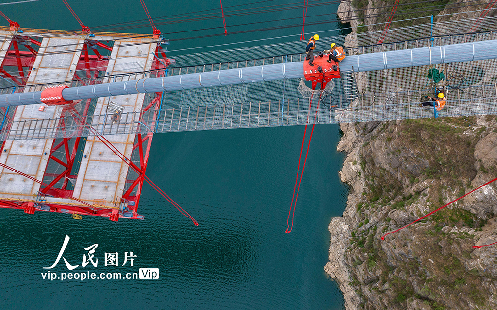 河南濟源：濟新黃河大橋橋梁架設有序推進【6】