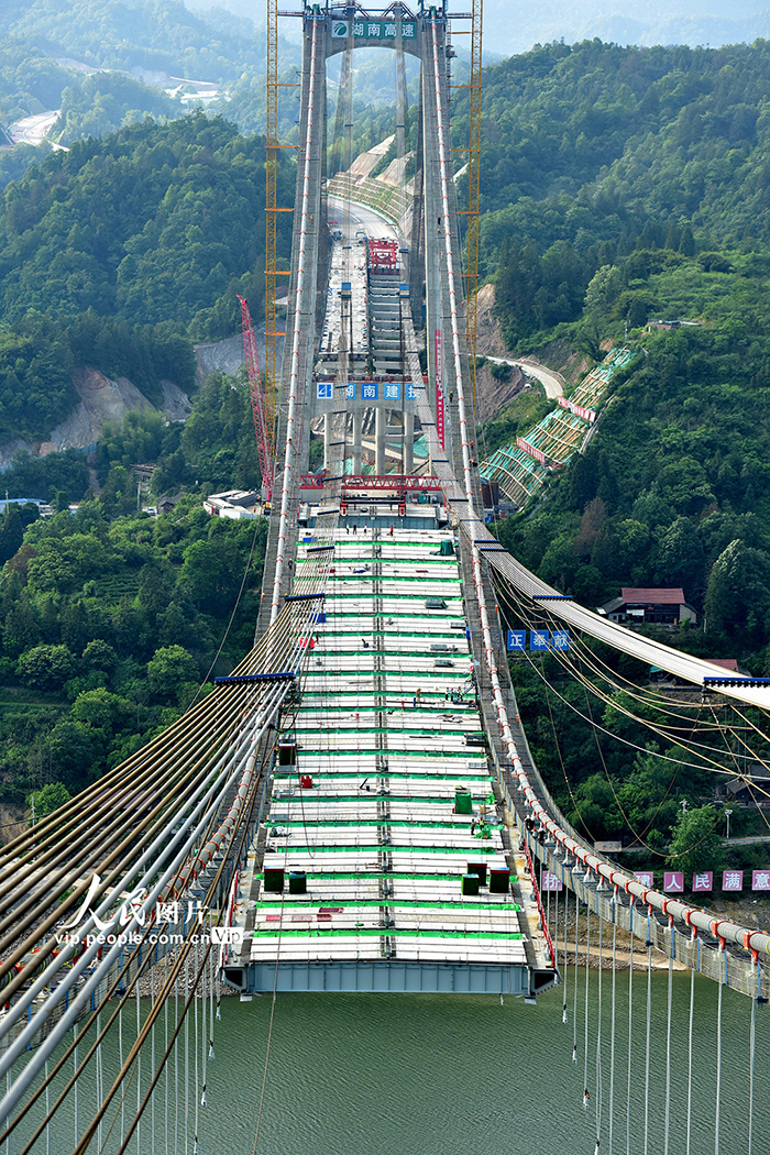 湖南懷化:洞庭溪沅水特大橋建設正酣【5】