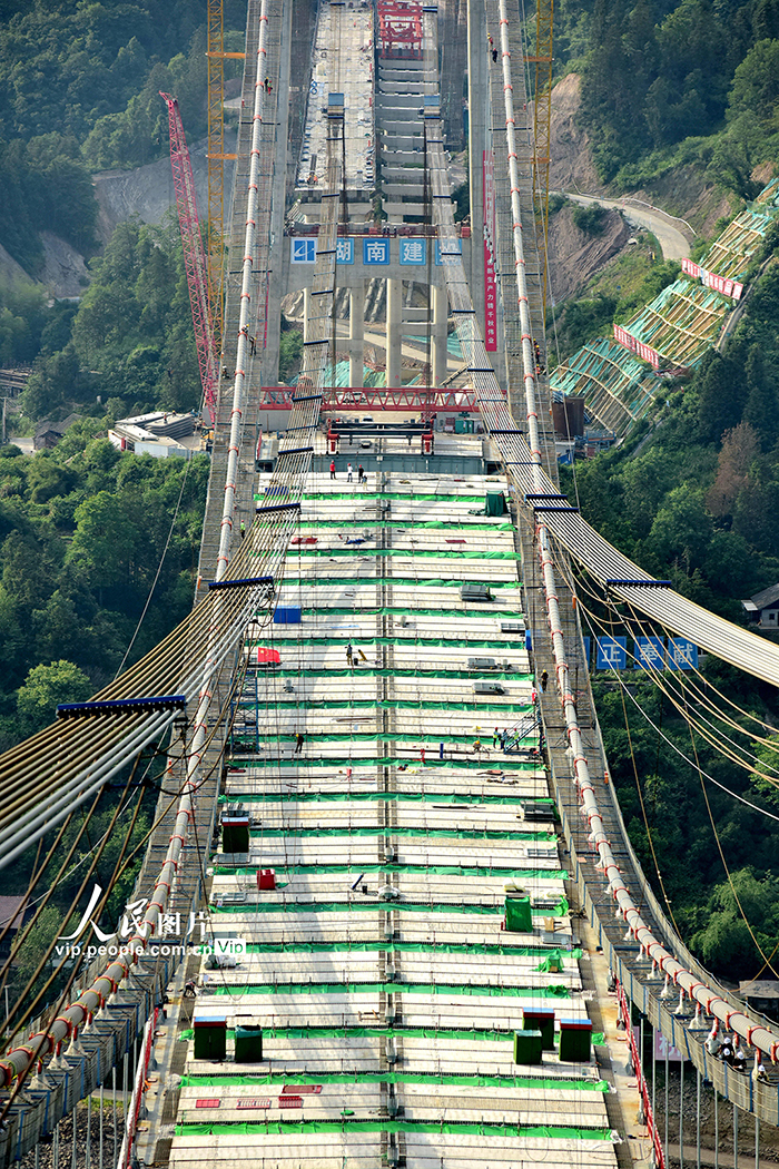 湖南懷化:洞庭溪沅水特大橋建設正酣【4】