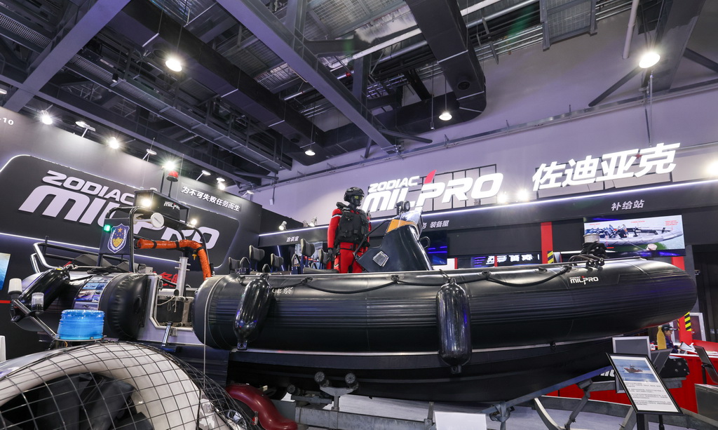 5月14日在第十二屆中國國際警用裝備博覽會上拍攝的佐迪亞克高機動消防船。新華社記者 殷剛 攝