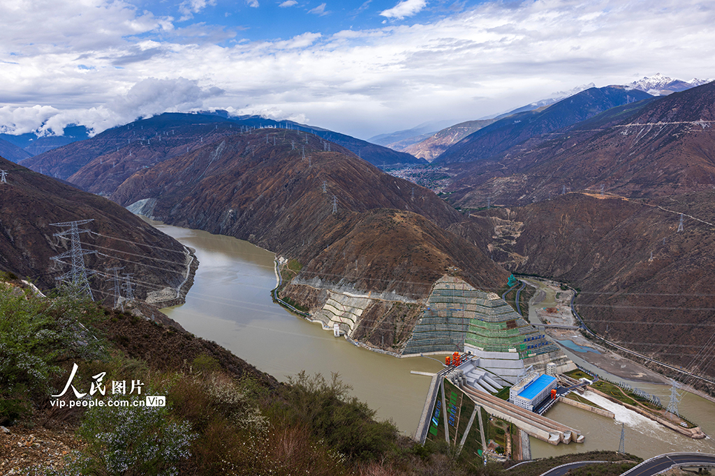 西藏:巴塘水電站首臺機組并網發電【3】