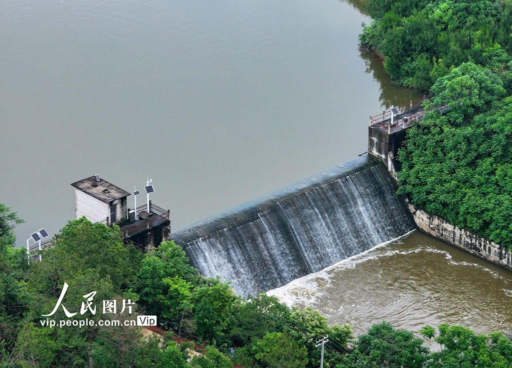江西泰和:水庫泄洪保安全【3】