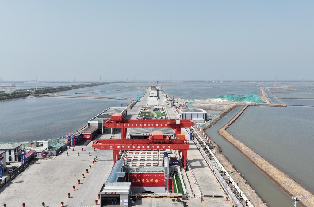 5月19日拍攝的津濰高鐵津沽海河隧道盾構工區（無人機照片）。