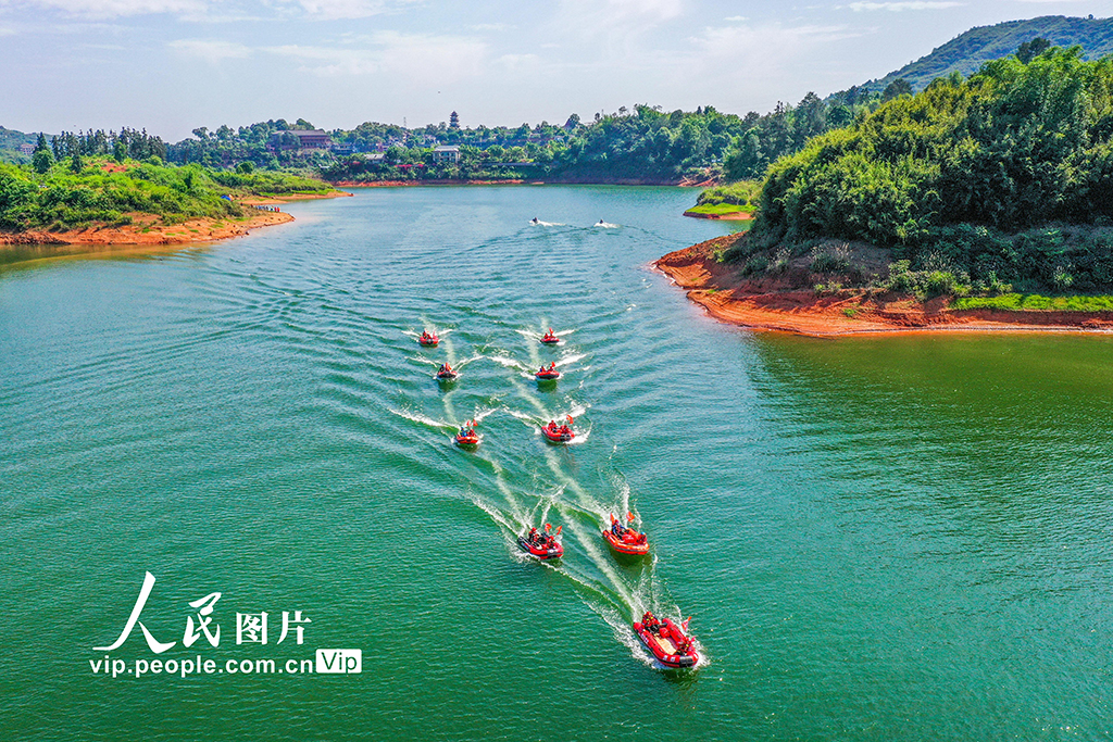 四川瀘州:川渝17支隊伍開展應急救援演練【3】