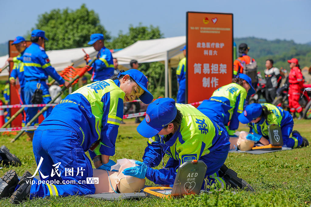 四川瀘州:川渝17支隊伍開展應急救援演練【5】