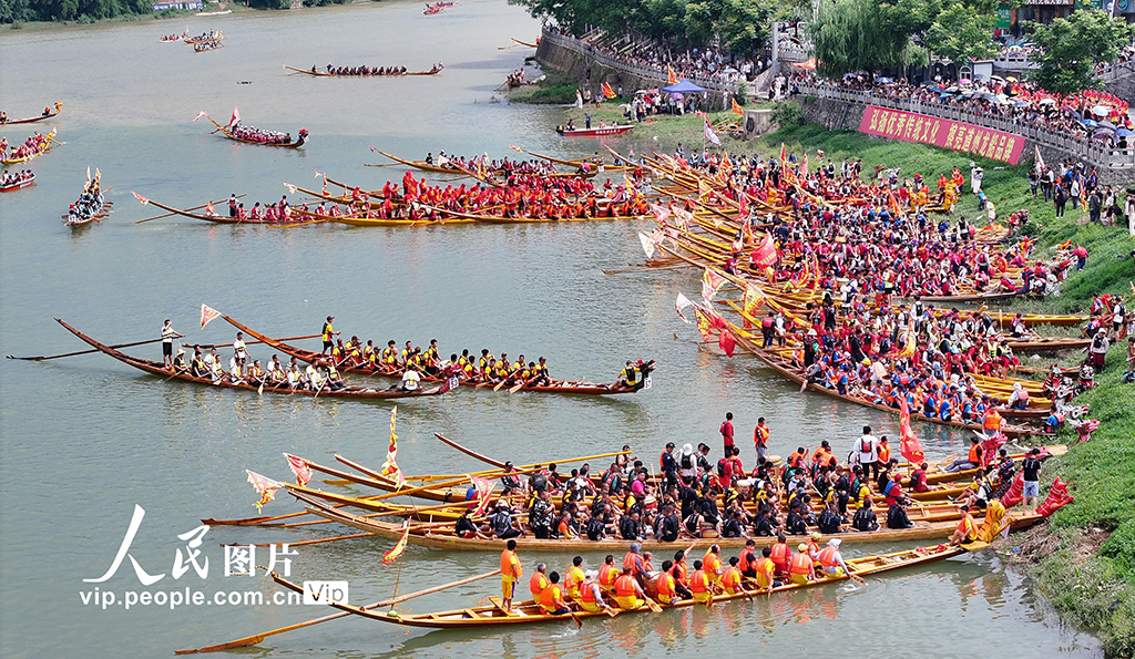 湖南道縣：“百龍巡游”迎端午