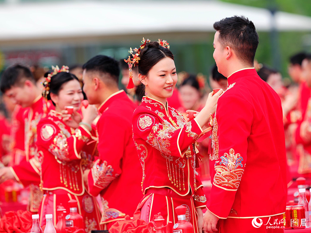 安徽合肥:中鐵四局為302對新人舉辦集體婚禮【3】