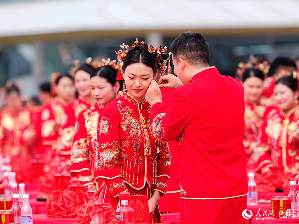 安徽合肥：中鐵四局為302對新人舉辦集體婚禮【4】