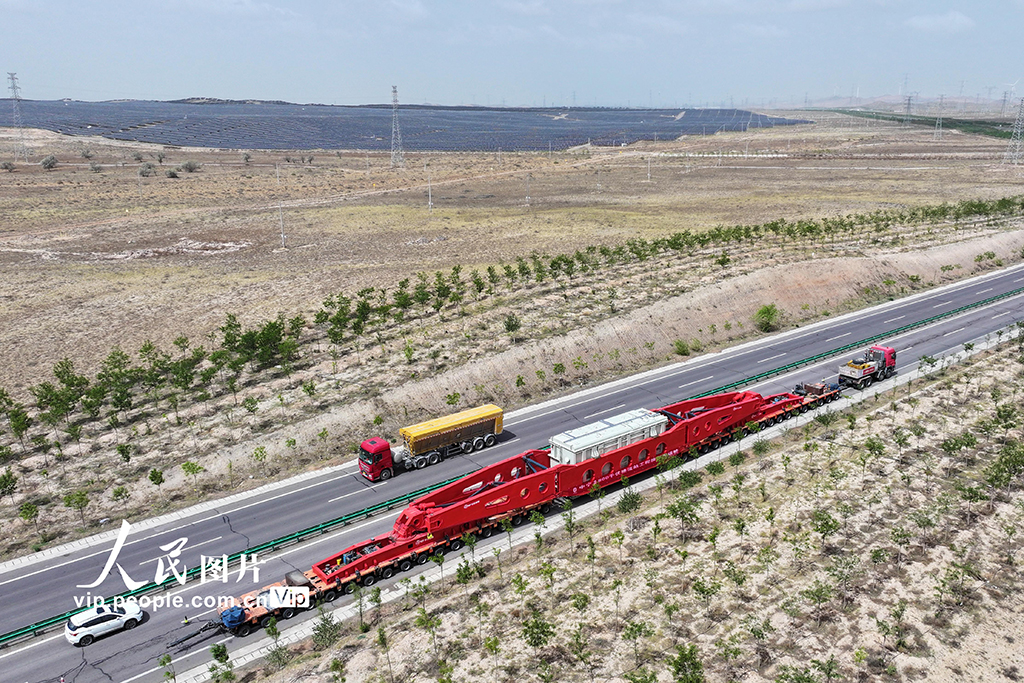 寧夏中衛：“巨無霸”變壓器運抵中寧換流站
