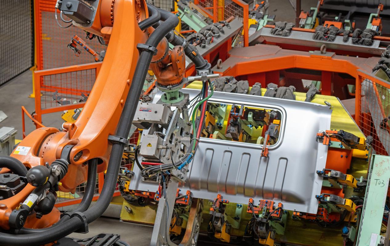 南昌縣以產業集群發展為主抓手，不斷提升汽車產業綜合競爭力。樊利濤 攝