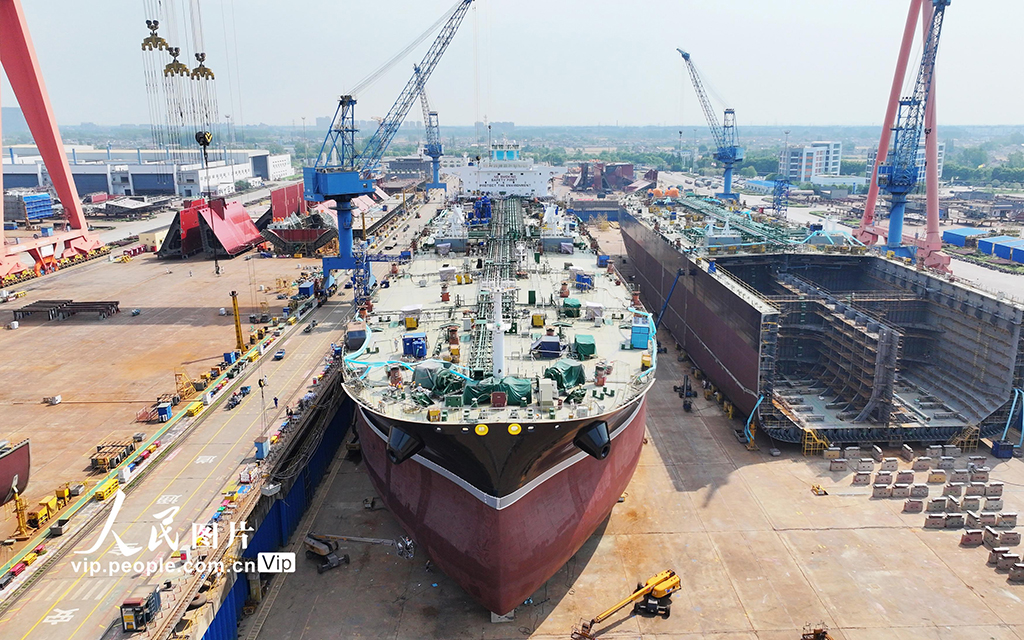 江蘇揚州：出口訂單旺 船企生產忙【3】