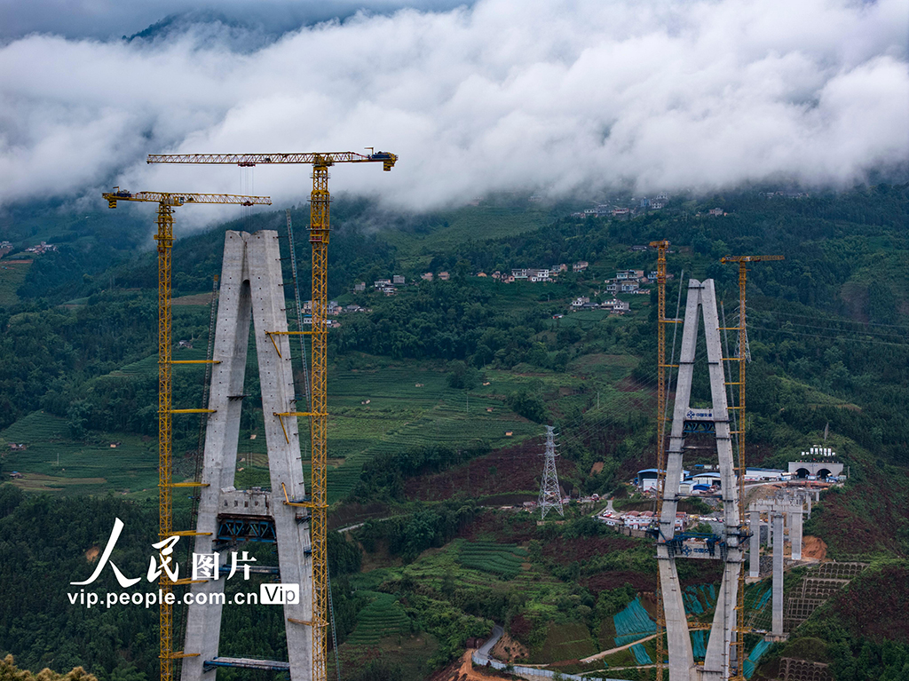 云南麻栗坡：天麻高速建設有序推進【3】