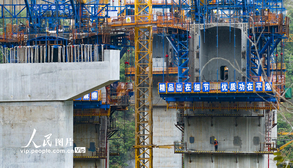 云南麻栗坡：天麻高速建設有序推進【6】