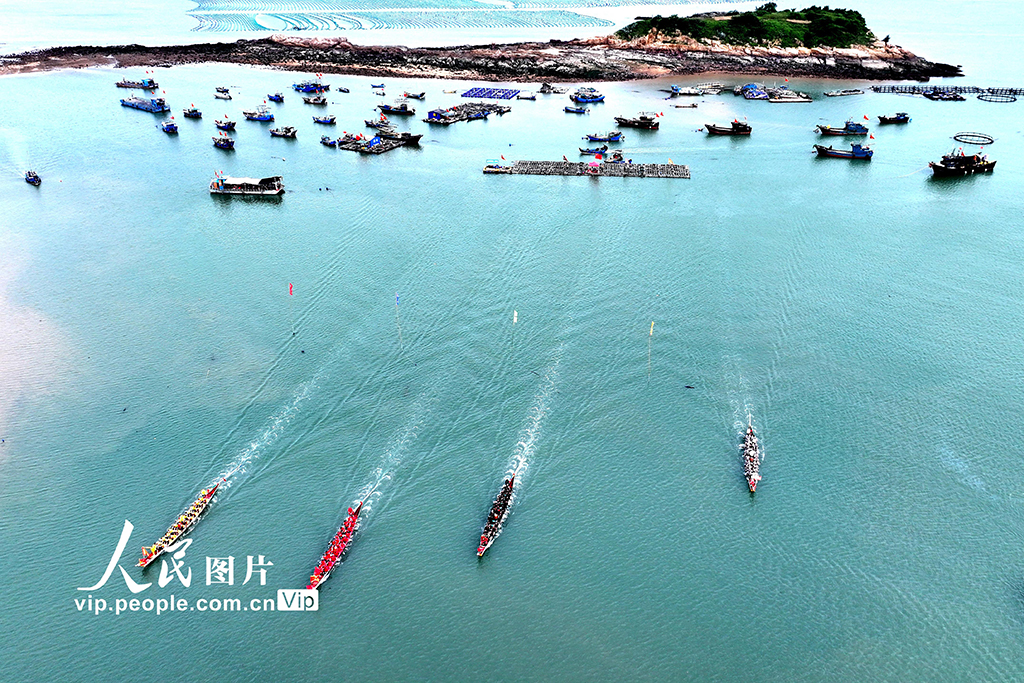 福建連江：海上賽龍舟