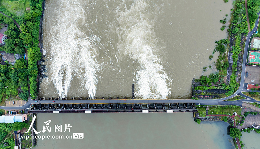 湖南東安:開閘泄洪【8】