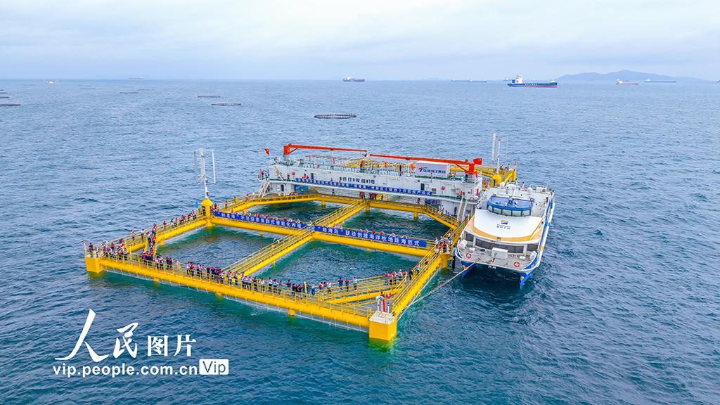 廣東珠海：現代化海洋牧場“標準?！睒影鍏^投產