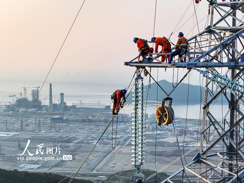 浙江：舟山望海（金塘）220千伏輸變電工程全線貫通【2】