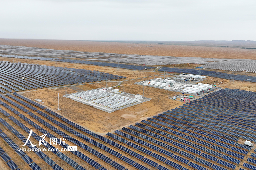 寧夏中衛:騰格里沙漠光伏輸送綠色能源【2】