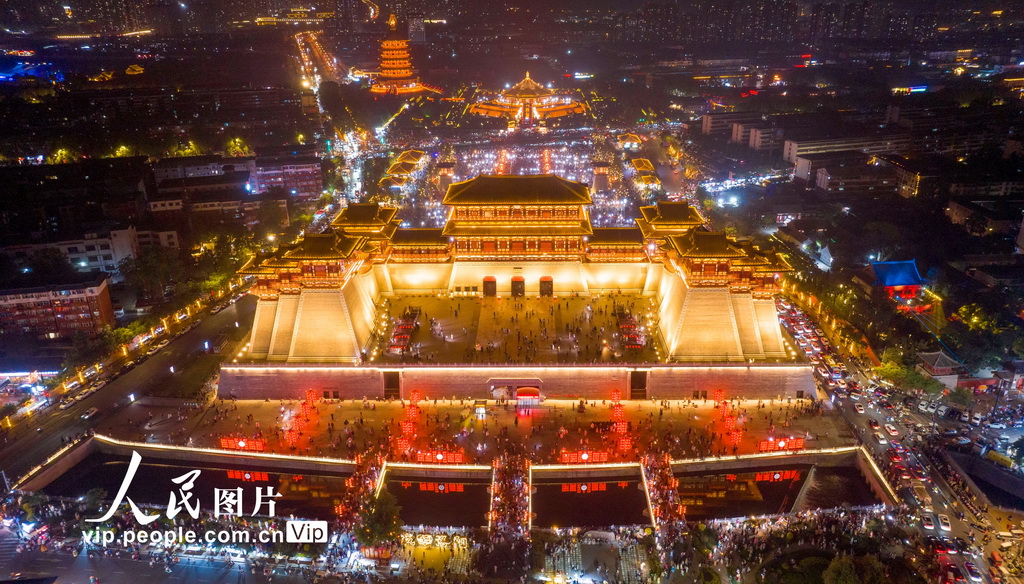 河南洛陽：假日“夜經濟”紅火【4】