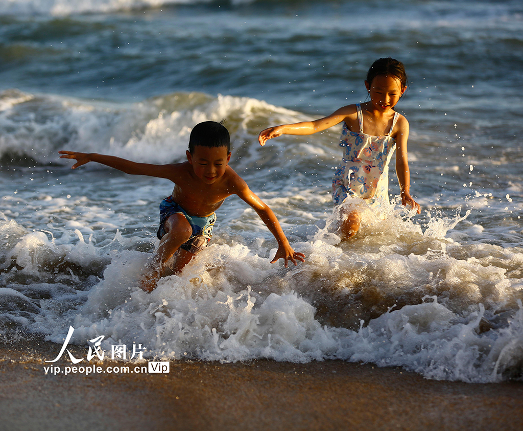 海南三亞:海邊戲水【2】