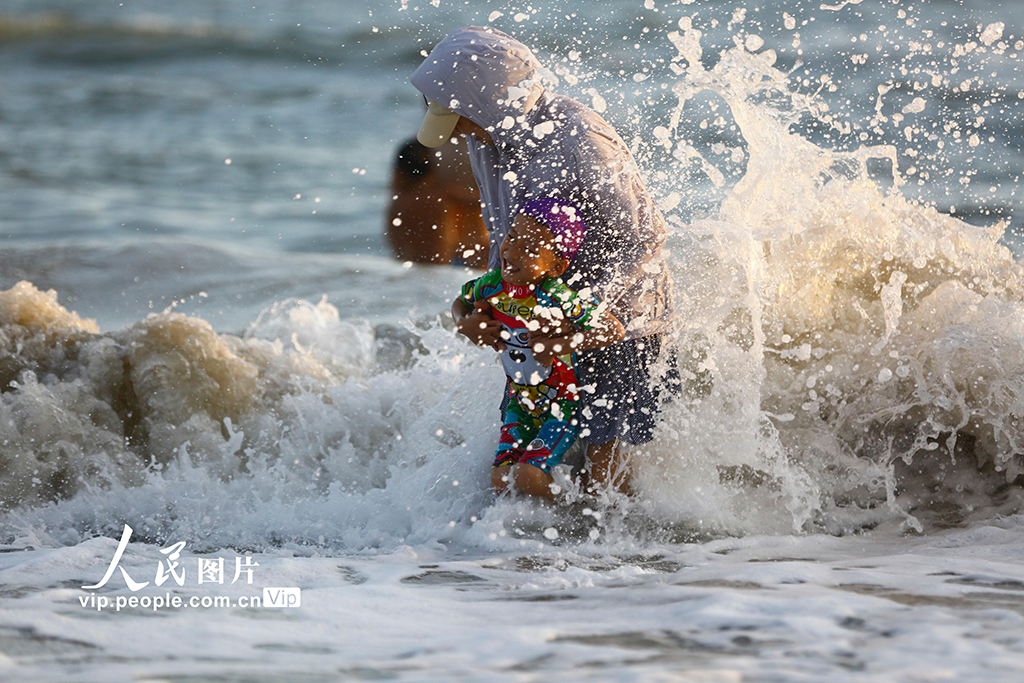 海南三亞:海邊戲水【3】
