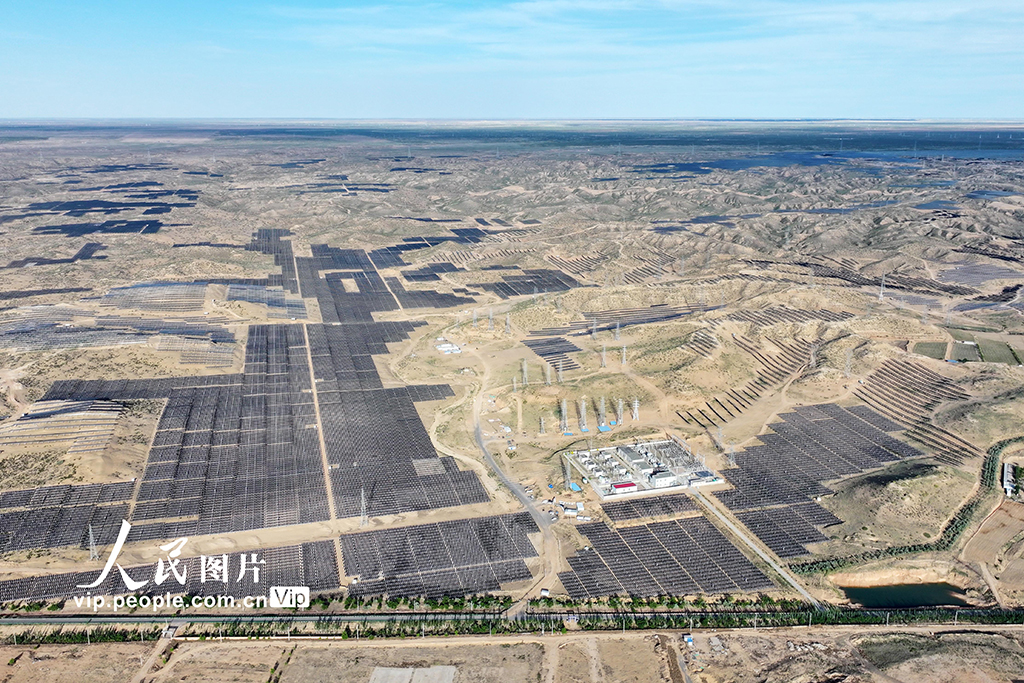 寧夏銀川：“沙戈荒”光伏賦能綠色發展【2】