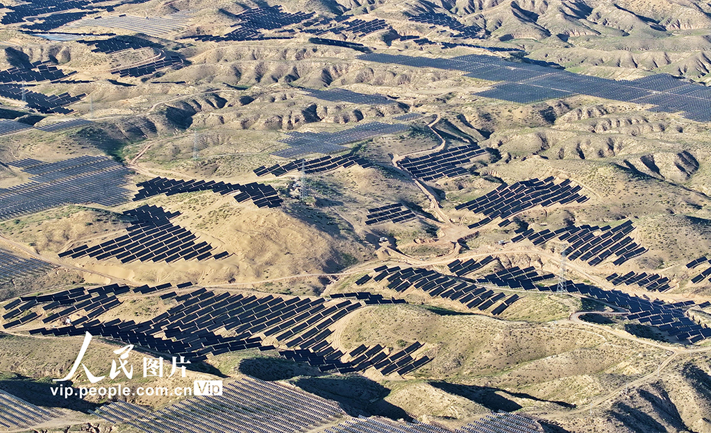 寧夏銀川：“沙戈荒”光伏賦能綠色發展【6】