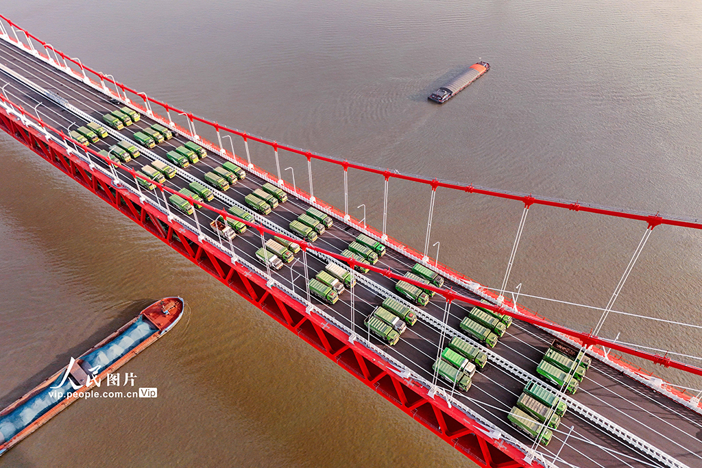 安徽銅陵:G3銅陵長江公鐵大橋主橋開展荷載試驗【2】