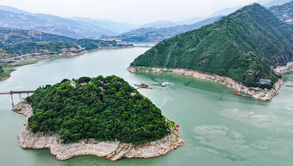這是6月9日拍攝的瞿塘峽一帶景色（無人機照片）。
