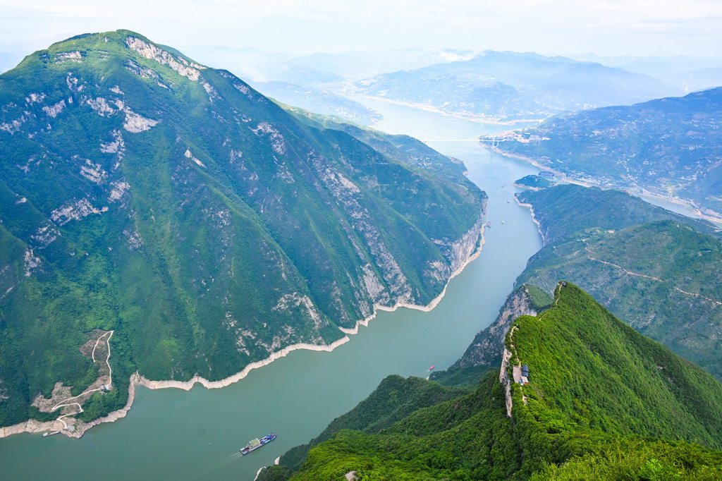 這是6月9日拍攝的瞿塘峽一帶景色（無人機照片）。
