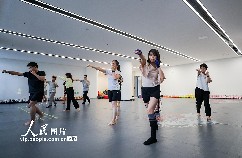 四川宜賓：“工會夜?！秉c亮職工“夜生活”【2】