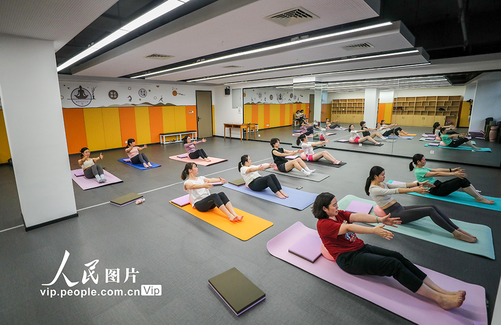 四川宜賓：“工會夜?！秉c亮職工“夜生活”【4】