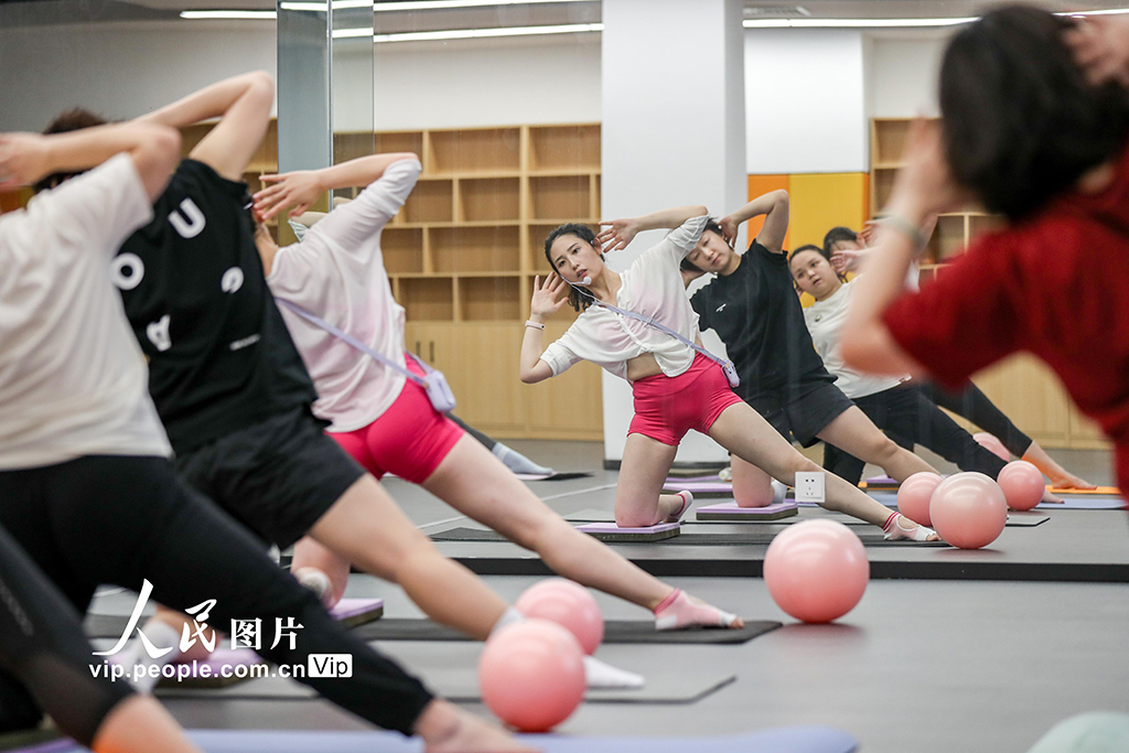 四川宜賓:“工會夜?!秉c亮職工“夜生活”【5】