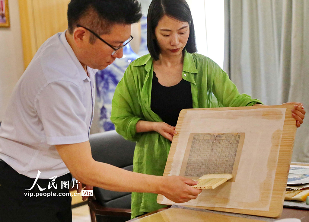 河北秦皇島：體驗古籍修復
