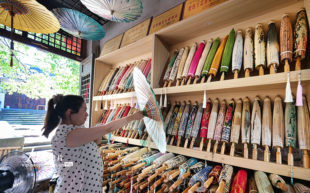 四川瀘州:民間傘藝煥新彩【4】