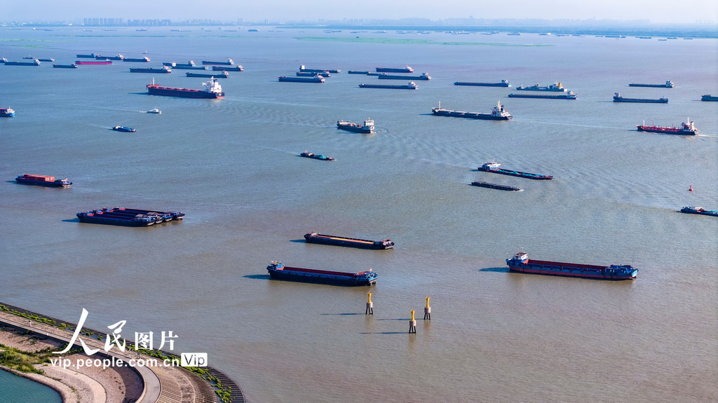江蘇太倉:長江貨運忙【3】