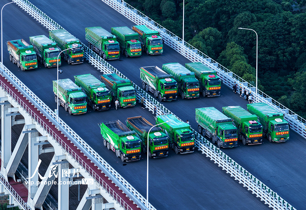 江蘇:常泰長江大橋進行靜態荷載試驗【3】