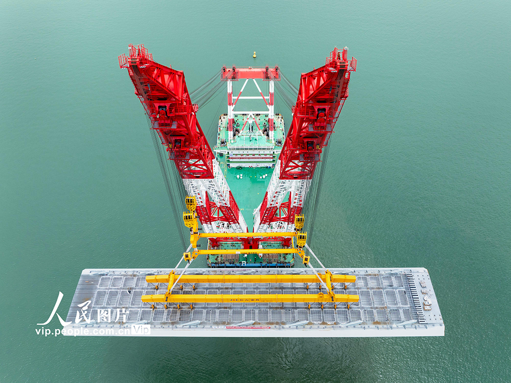 浙江寧波:象山港跨海大橋最大重量節段鋼混結合梁架設成功【8】