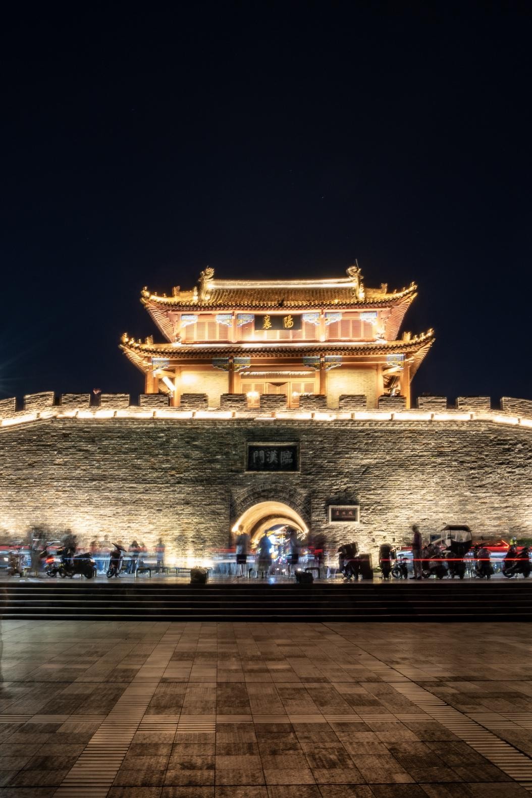 襄陽六大城門之一的臨漢門。王劍攝