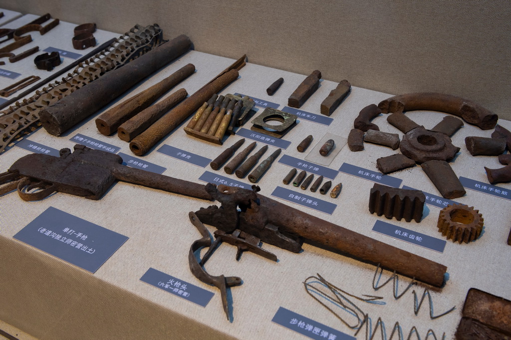 這是6月17日拍攝的七星砬子抗聯密營遺址出土的東北抗聯文物。